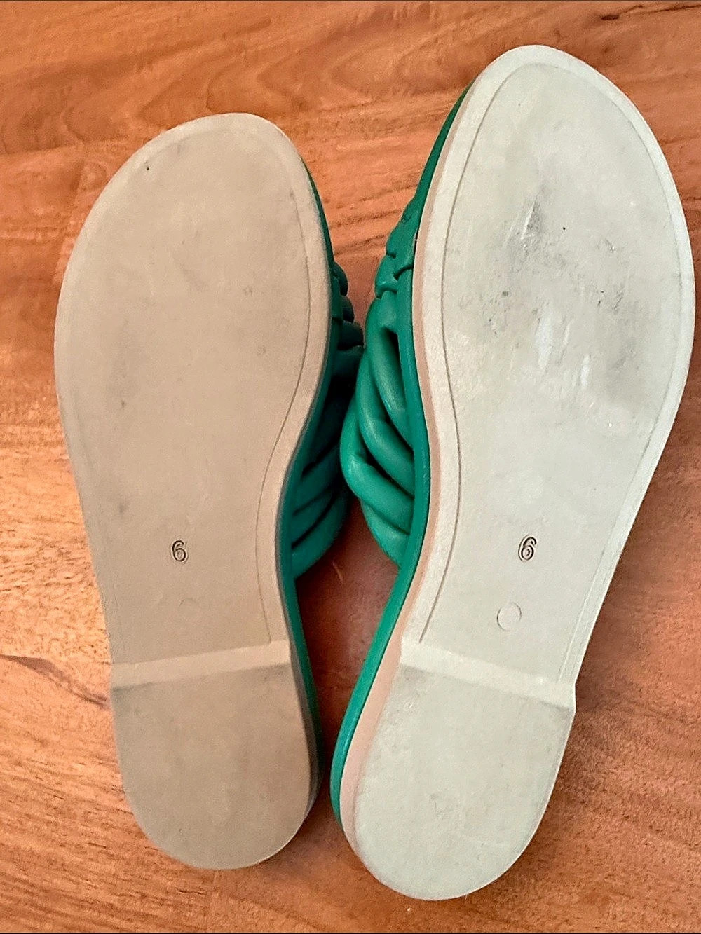 Seychelles Made in Italy Green Padded Twist Slide Sandals | Size 6 - Picture 4 of 4